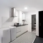 Housingleon - Five