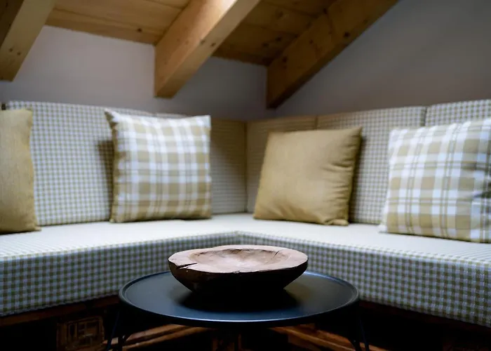 Housingleon - Five *